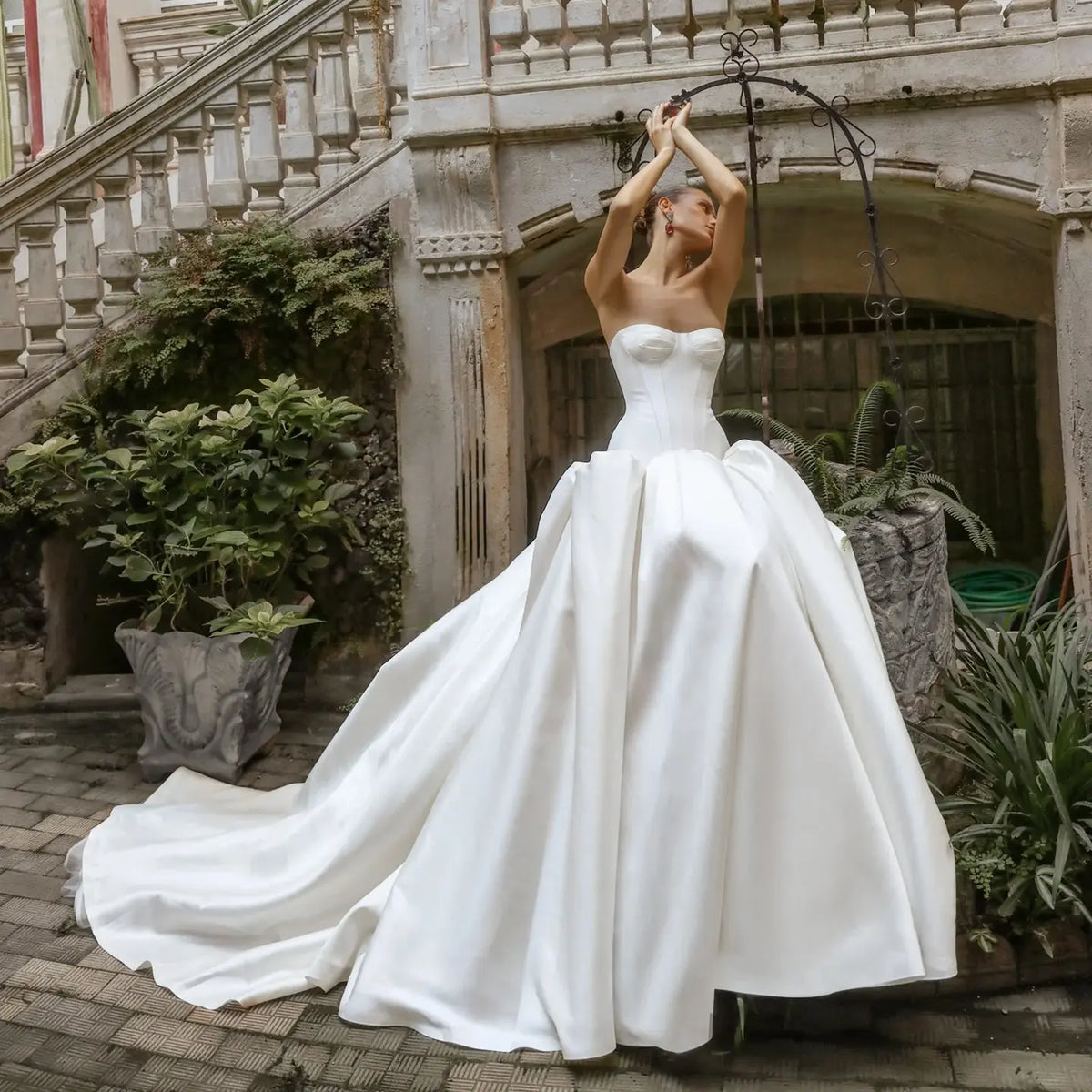 Classic Satin Strapless Ball Gown Wedding Dress with Veil SW191 