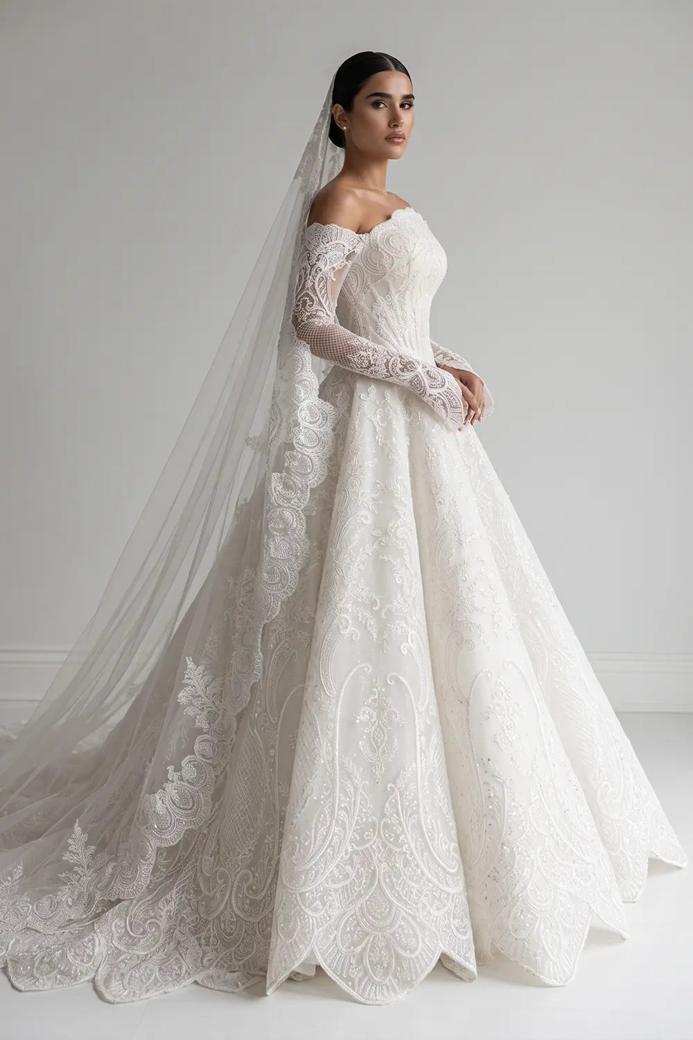 Luxury White Lace Long Sleeve Fitted Train Wedding Dress with Veil SW524