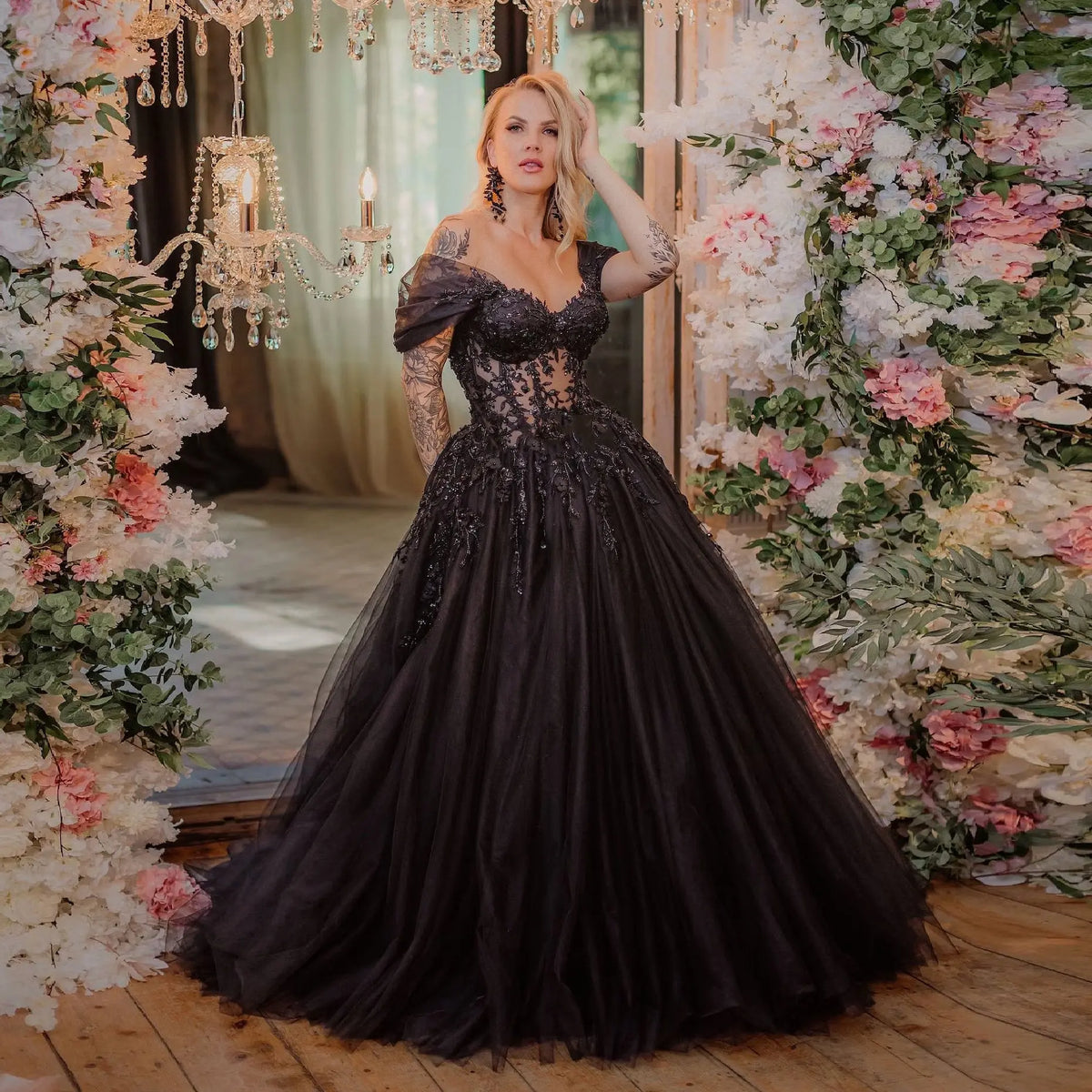 Black Luxury Gothic Wedding Dress Sheer Corset 3D Floral Tulle SW556