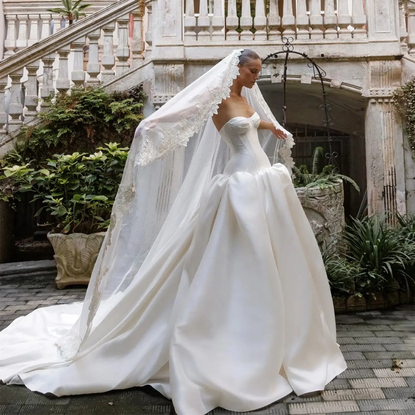 Classic Satin Strapless Ball Gown Wedding Dress with Veil SW191