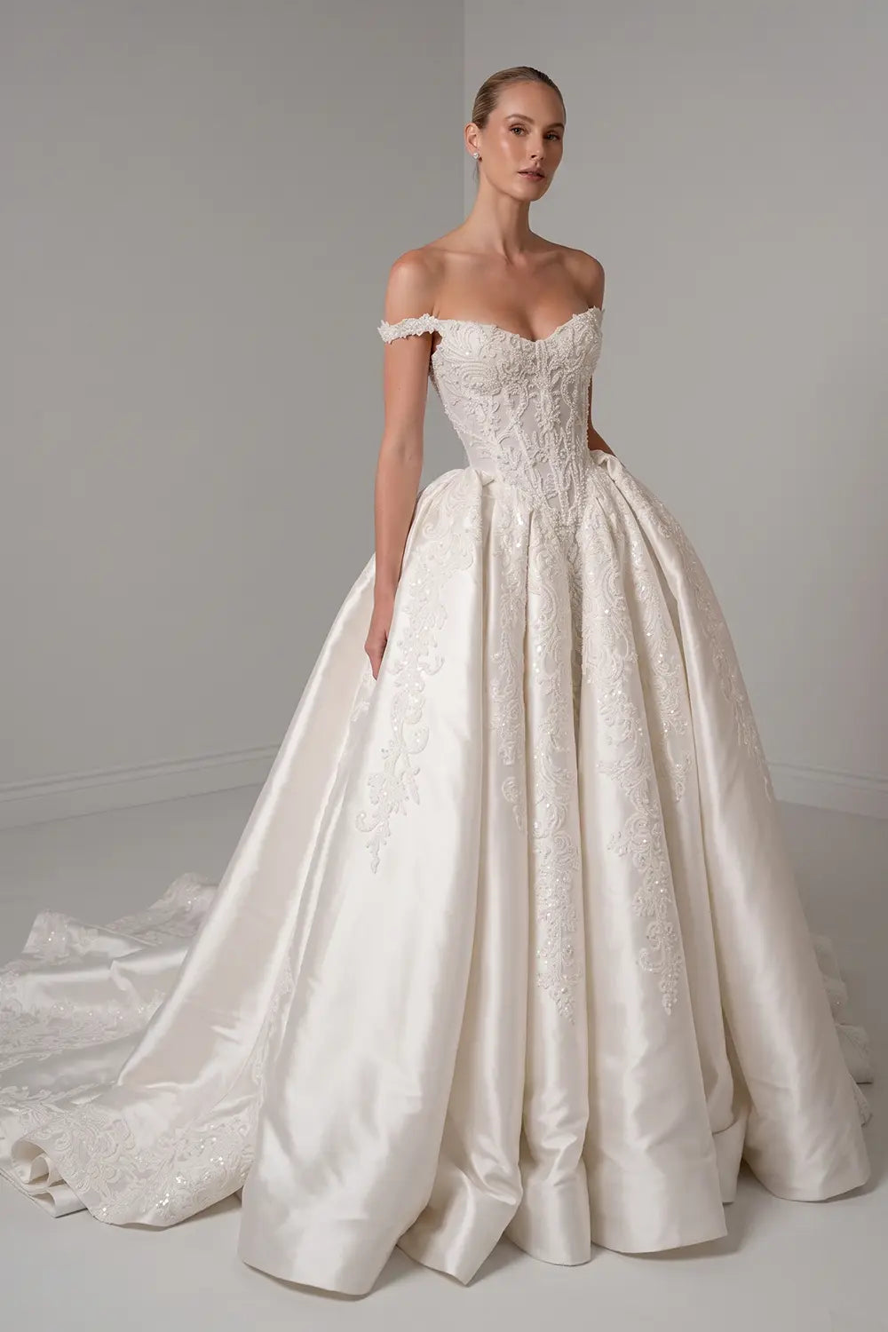 Luxury White Lace Embroidery Satin Train Wedding Dress SW163