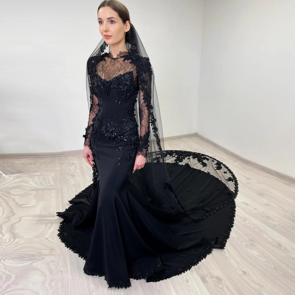 Black Luxury Gothic Wedding Dress Mermaid 3D Floral With Lace Edge Train SW552