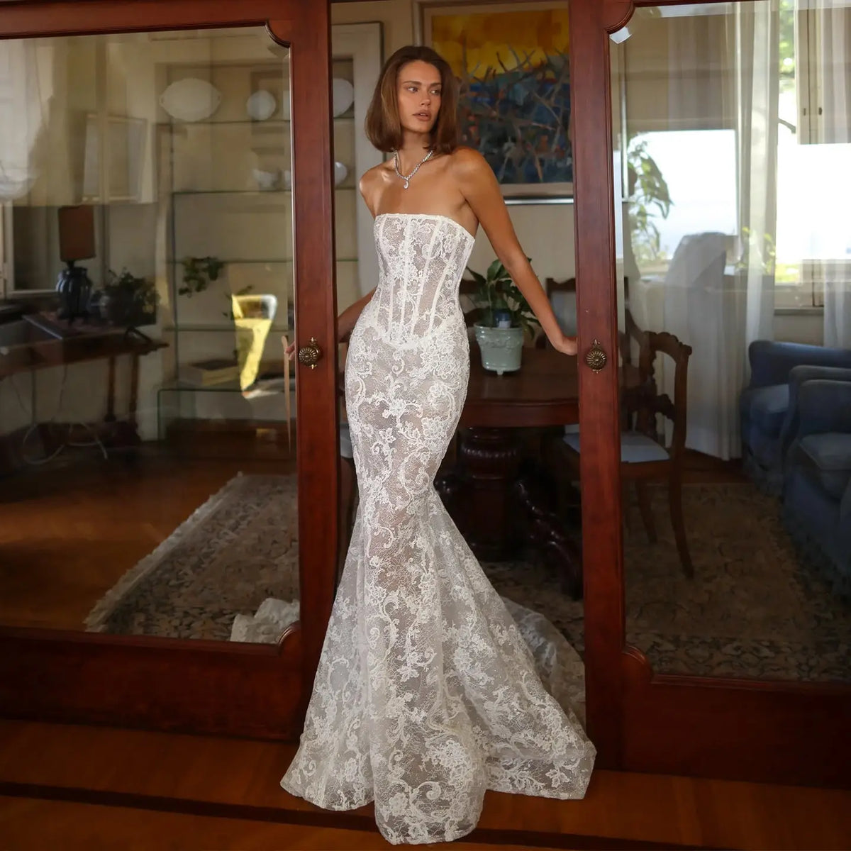 Vintage Lace Strapless Mermaid Wedding Dress SW189 Vintage Lace Strapless Mermaid Wedding Dress SW189