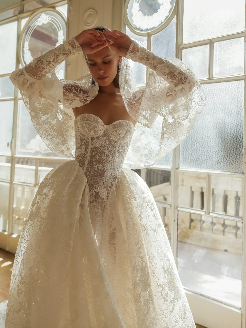 Glamorous Lace Sweetheart Nec Ball Gown Wedding Dress with Veil SW184 