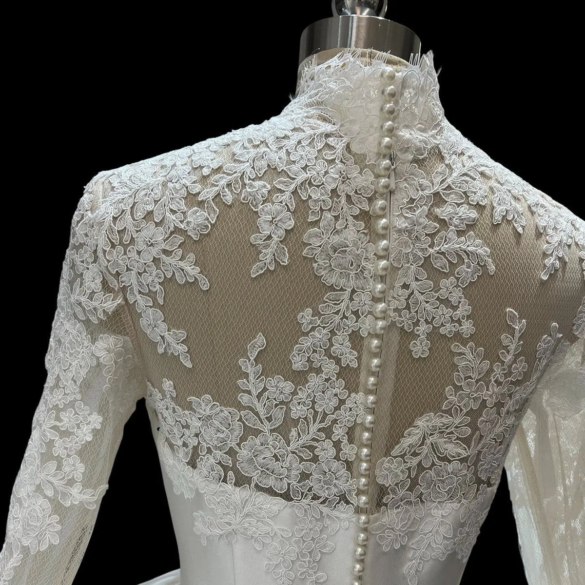 Ivory Lace Satin Ball Gown Wedding Dress SW684-3