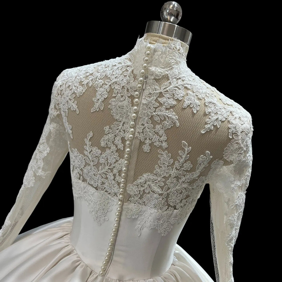 Ivory Lace Satin Ball Gown Wedding Dress SW684-5