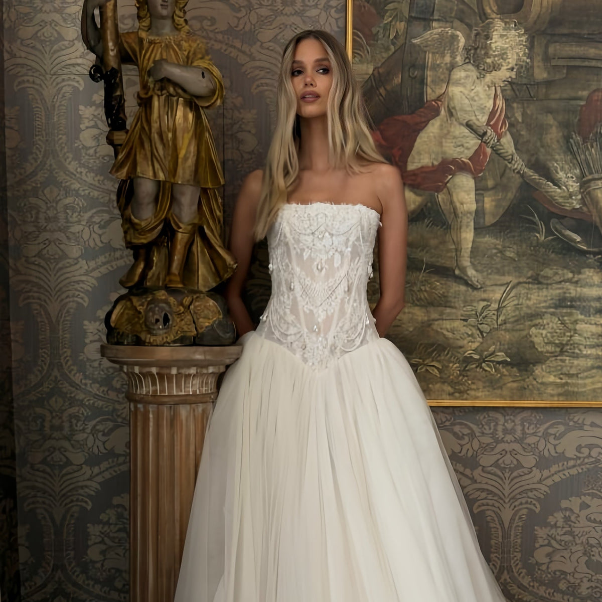 Dreamy Strapless Lace Corset Bodice Tulle Ball Gown Wedding Dress SW224 