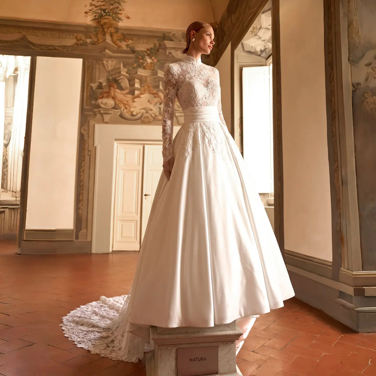 Ivory High Neck Tulle 2 in 1 Wedding Dress Train SW759