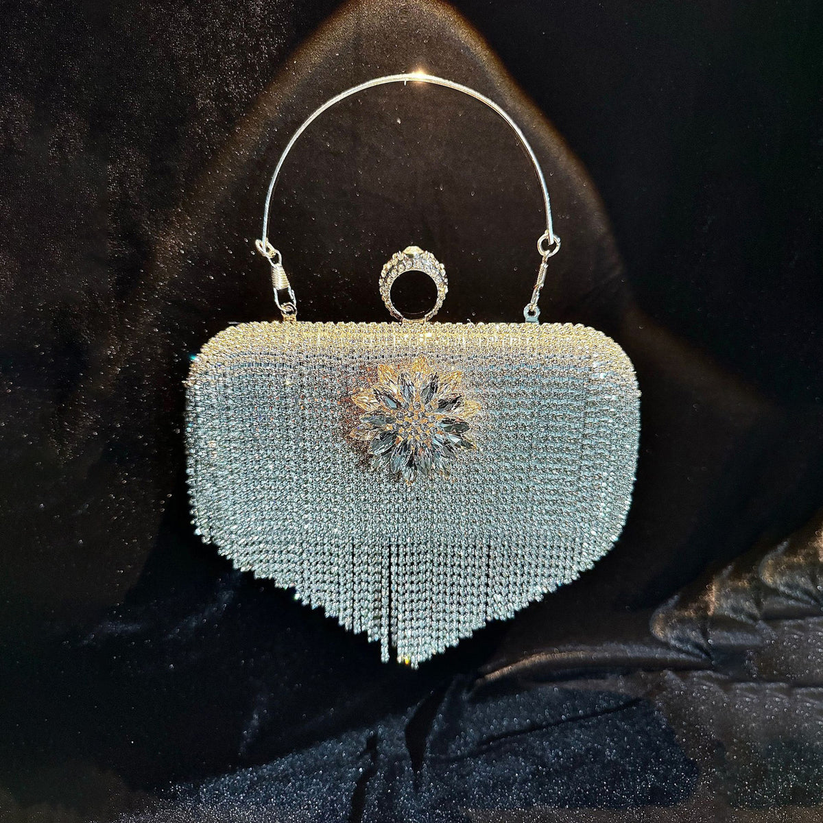 Diamond-studded Tassel Crossbody Evening Bag 