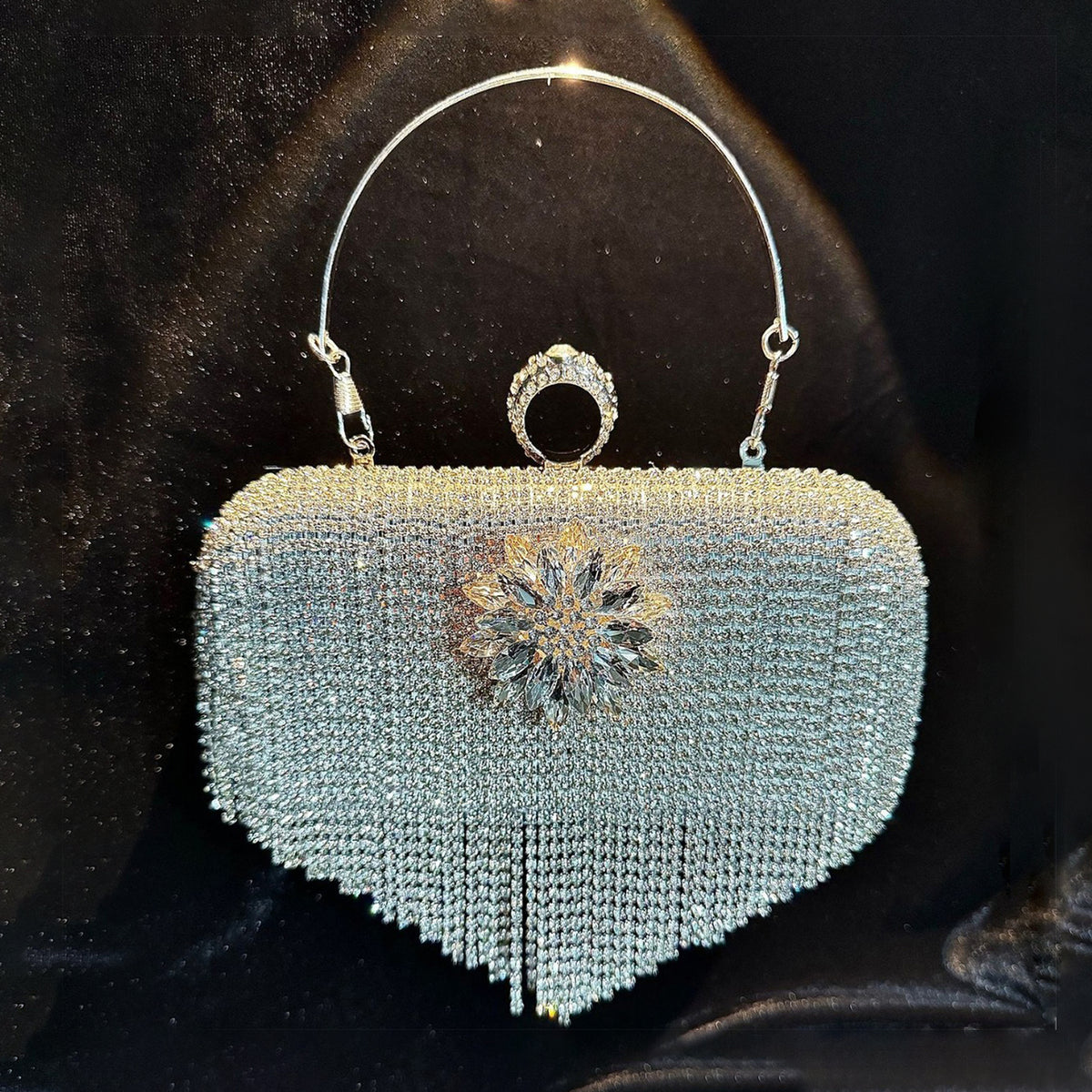 Diamond-studded Tassel Crossbody Evening Bag 