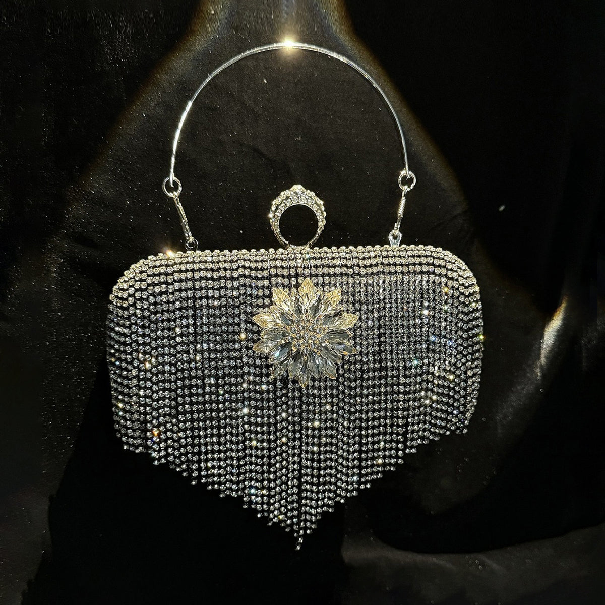 Diamond-studded Tassel Crossbody Evening Bag 