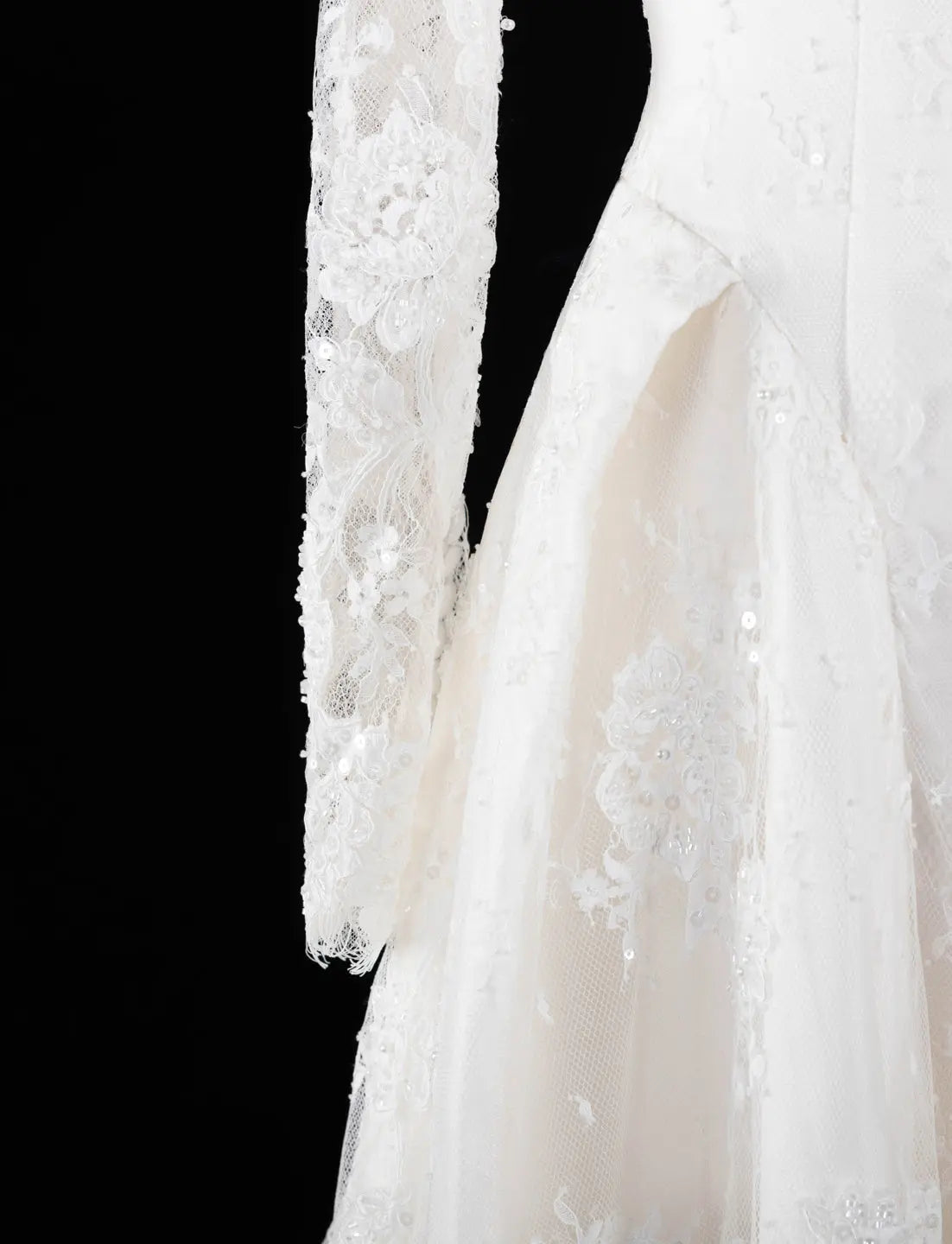 Off White Long Sleeve Tulle Wedding Dress SW672-14