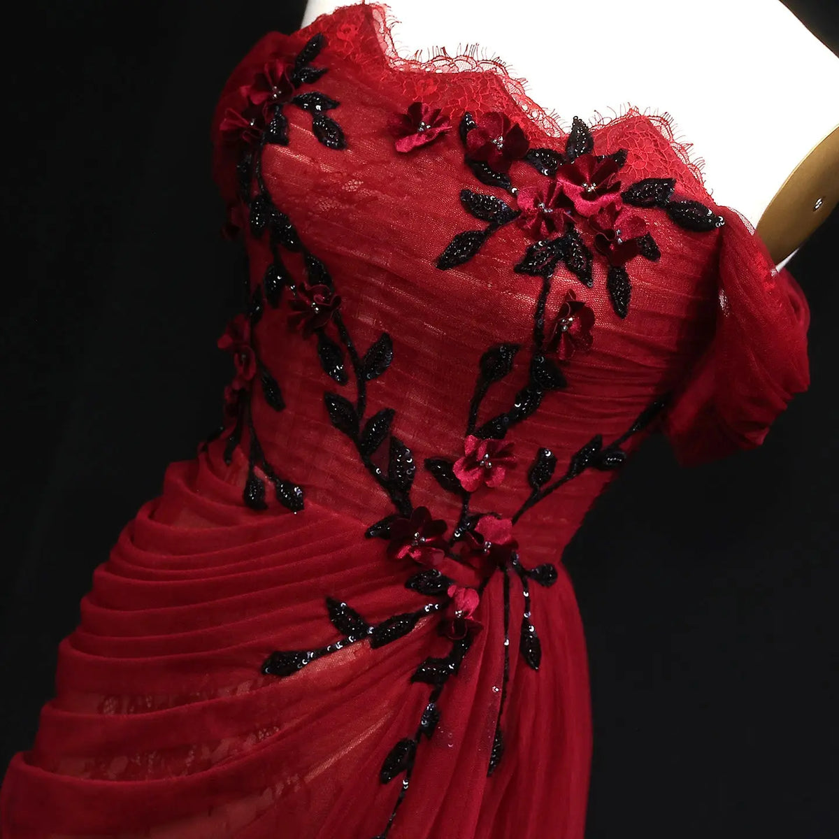 red lace applique dress Elegant Red V-Neck OverSkirt Lace Applique Prom Dresses