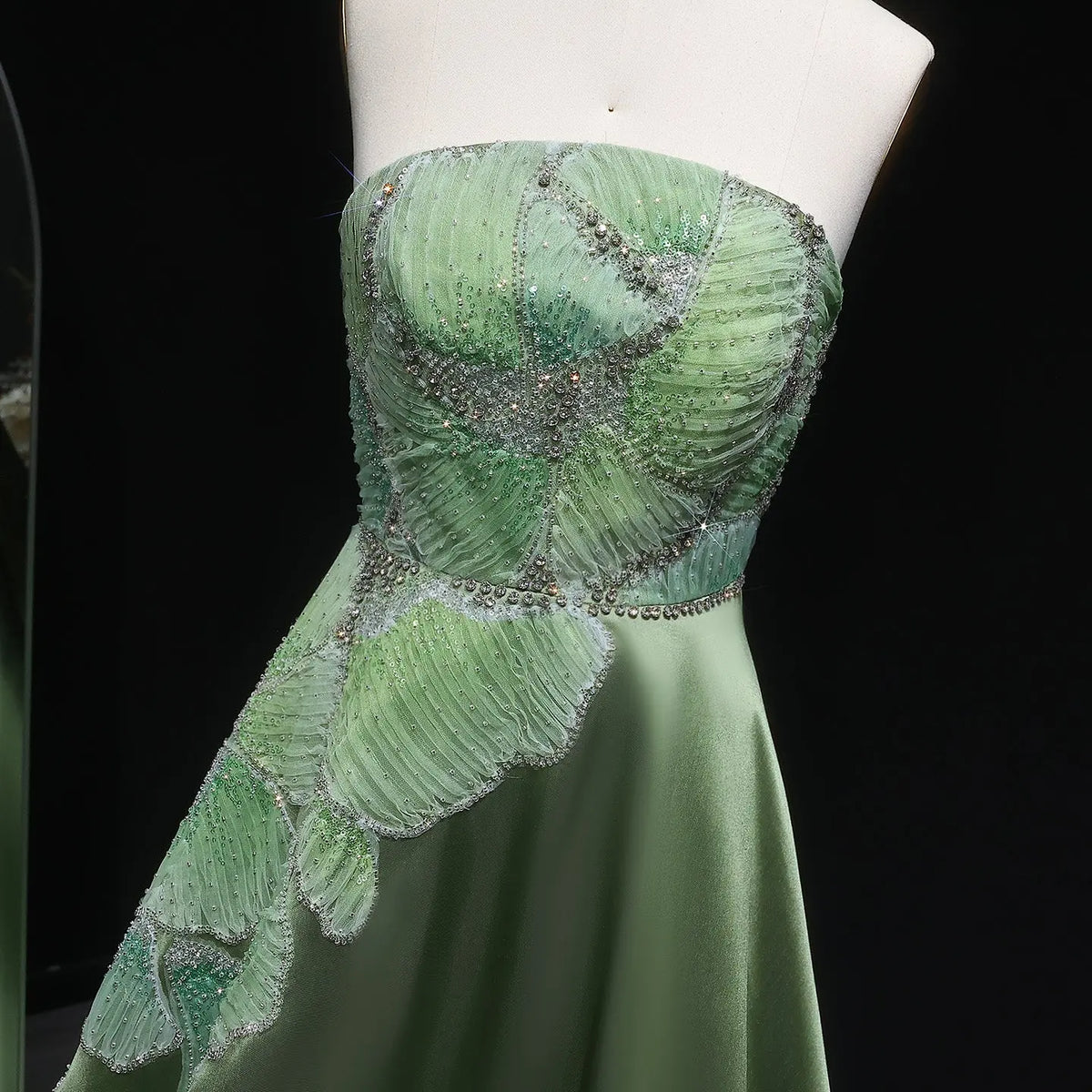 Luxury Green Strapless Embroidered Satin Evening Dress XD077 