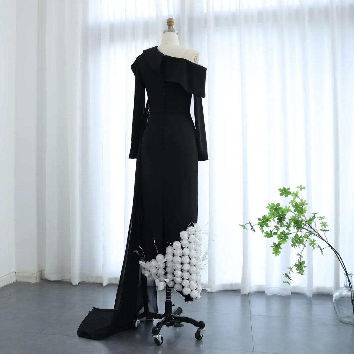 black dress with silver flowers Modafeminen One Shoulder Slit Stone Flowers Dress Black Silver 583304- Trendyol