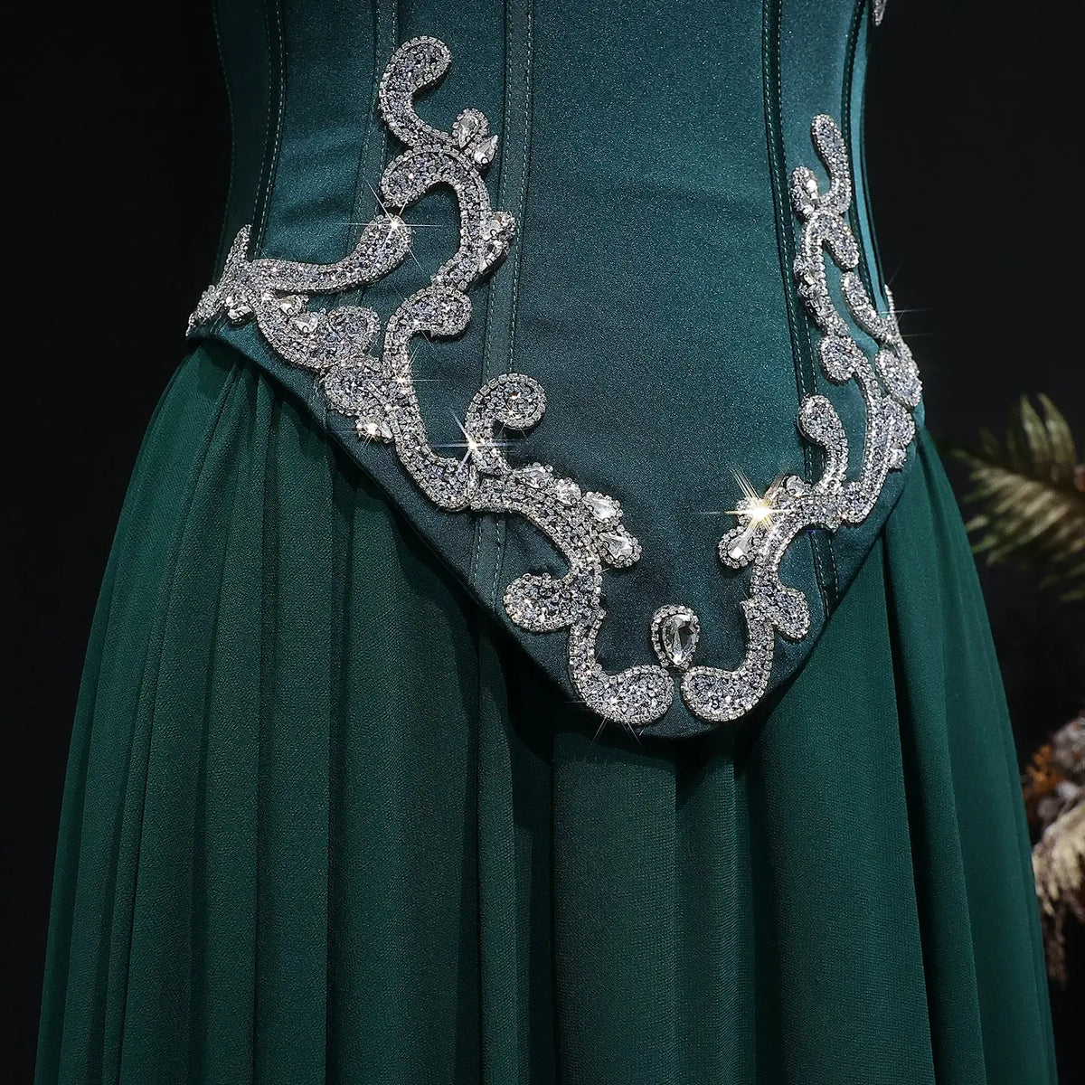 Luxury Emerald Green Halter Neck Beaded Embroidered Fitted Prom Dress SHARONSAID Luxury Emerald Green Halter Neck Beaded Embroidered Fitted Prom Dress SHARONSAID