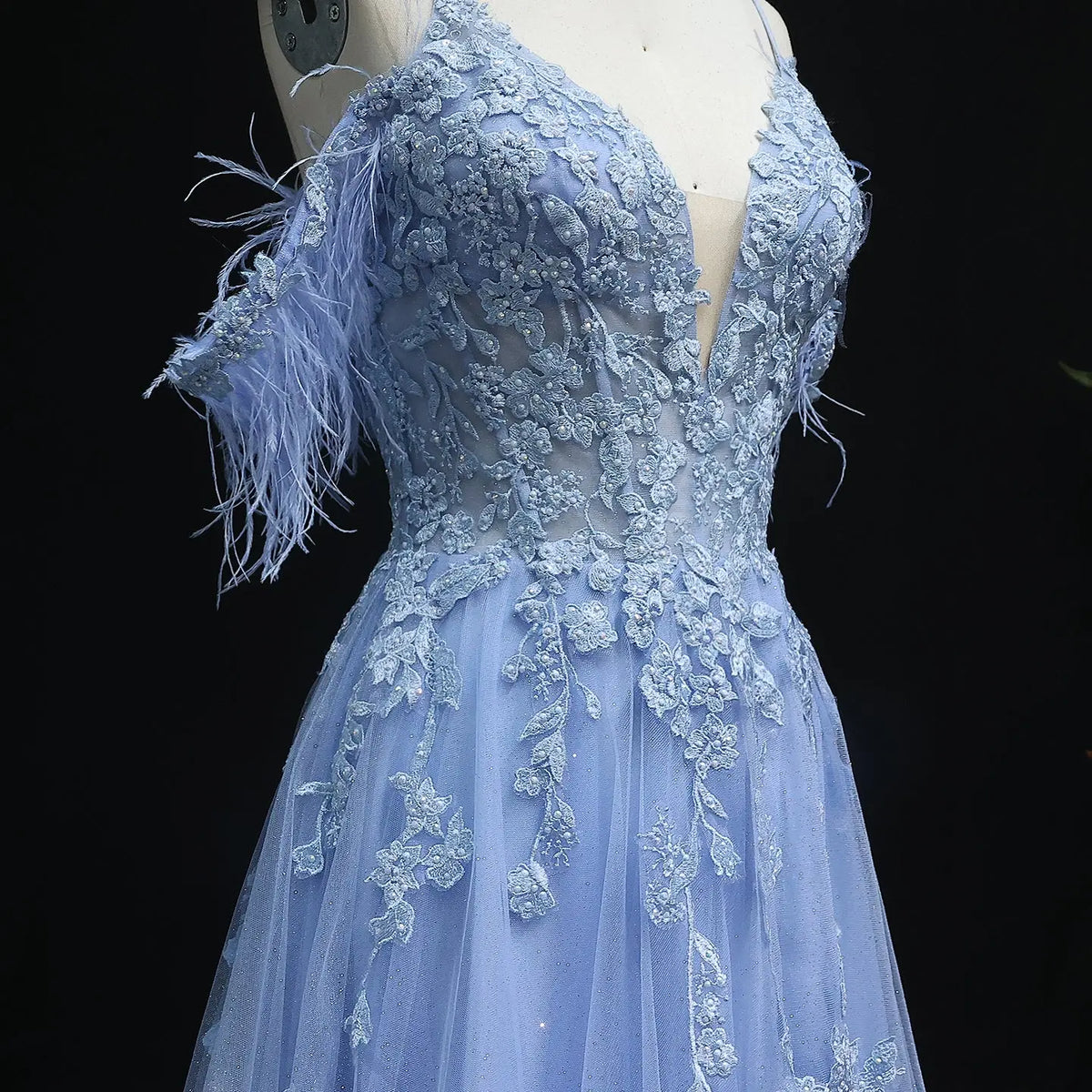 Luxury Light Blue Feather Spaghetti Strap Embroidered Prom Dress SH232 