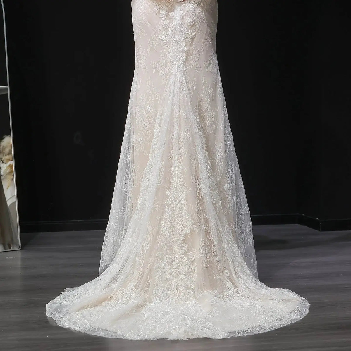 Luxury Off-the-Shoulder Lace Corset Tulle Train Wedding Dress SW126 