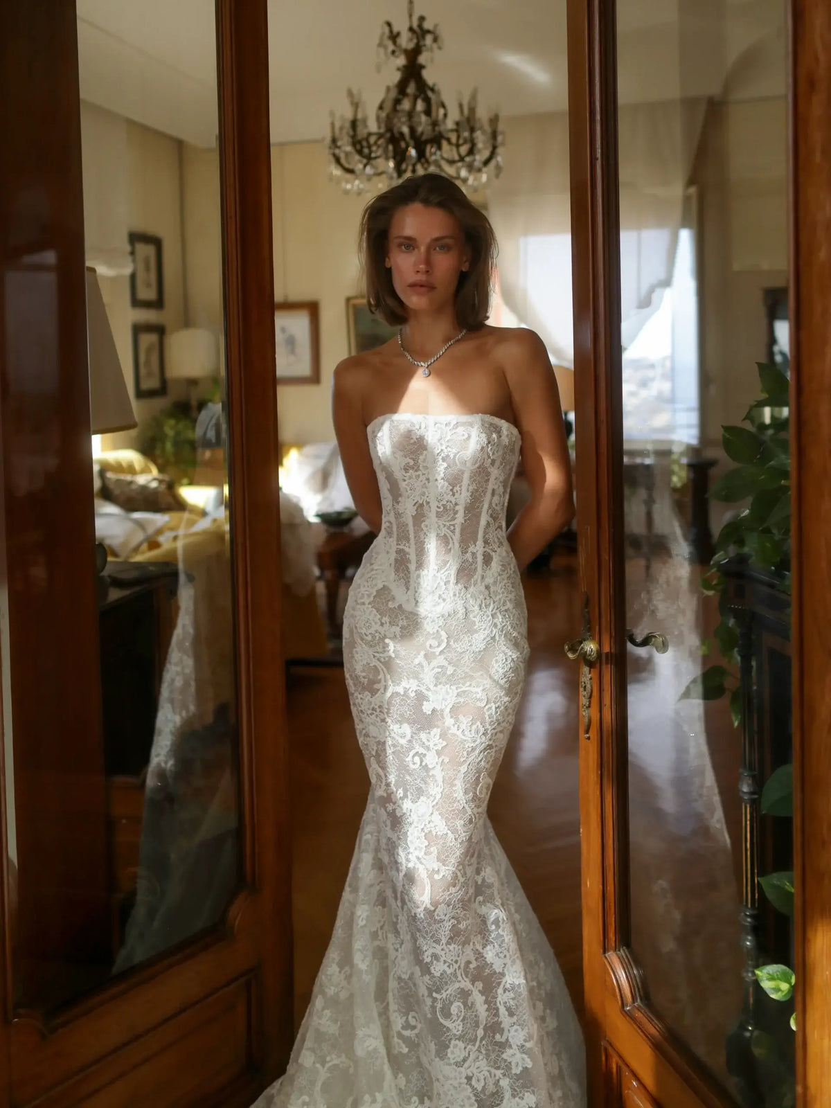 Vintage Lace Strapless Mermaid Wedding Dress SW189 
