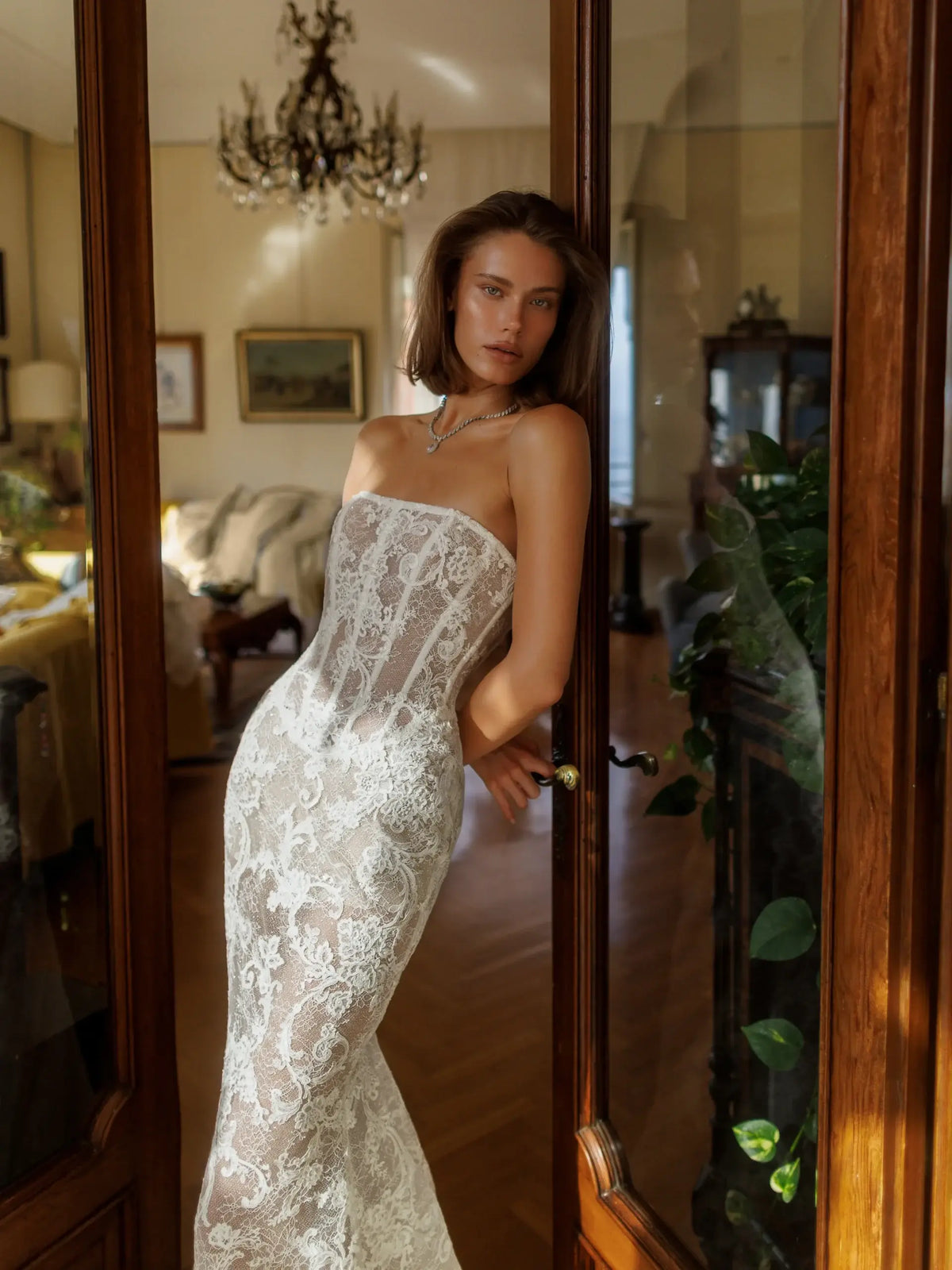 Vintage Ivory Lace Strapless Mermaid Wedding Dress SW189