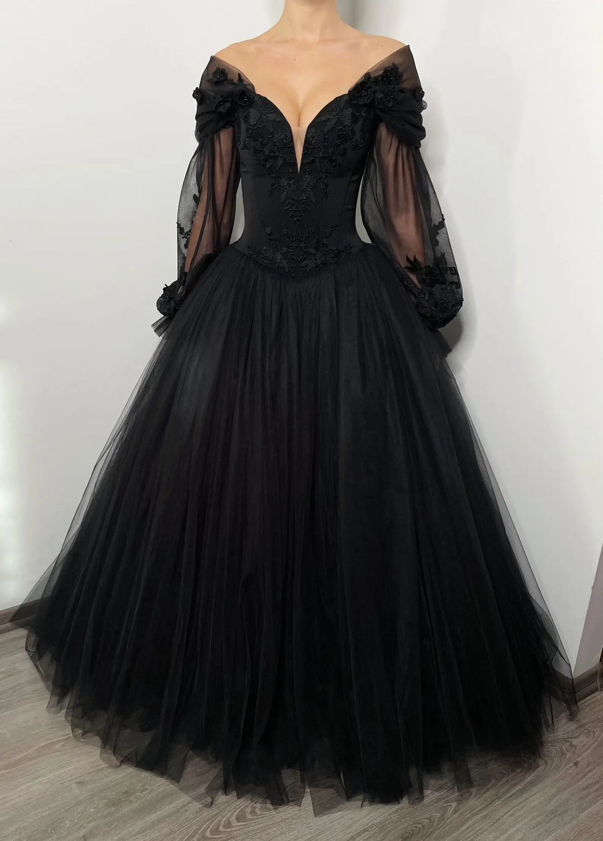Black Luxury Gothic Wedding Dress 3D Floral Corset Tulle Ball Gown With Train SW563