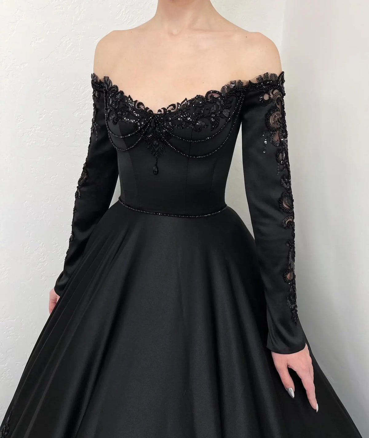 Black Luxury Gothic Wedding Dress Heavy Beading Lace Ball Gown SW558-4