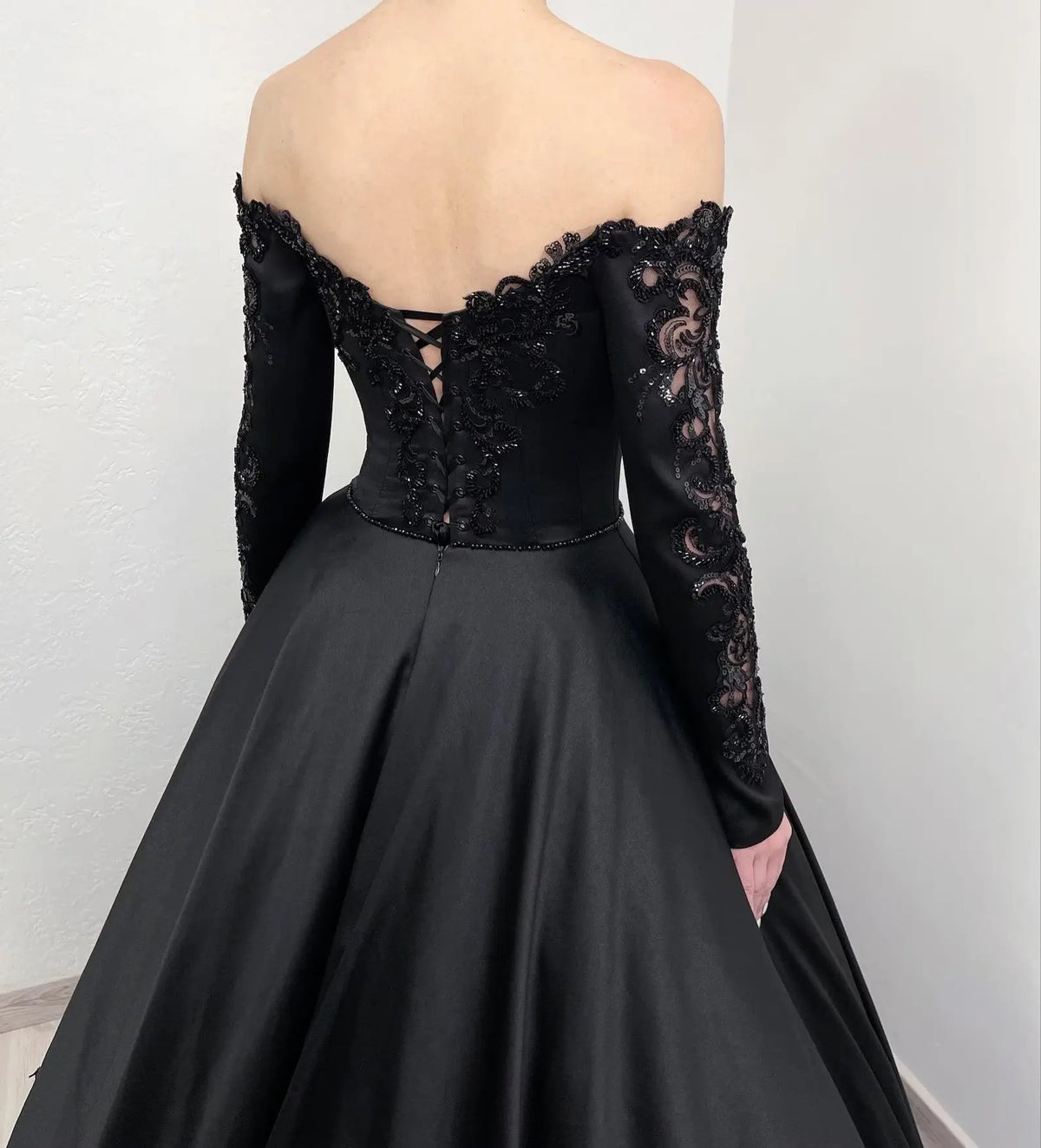 Black Luxury Gothic Wedding Dress Heavy Beading Lace Ball Gown SW558-8