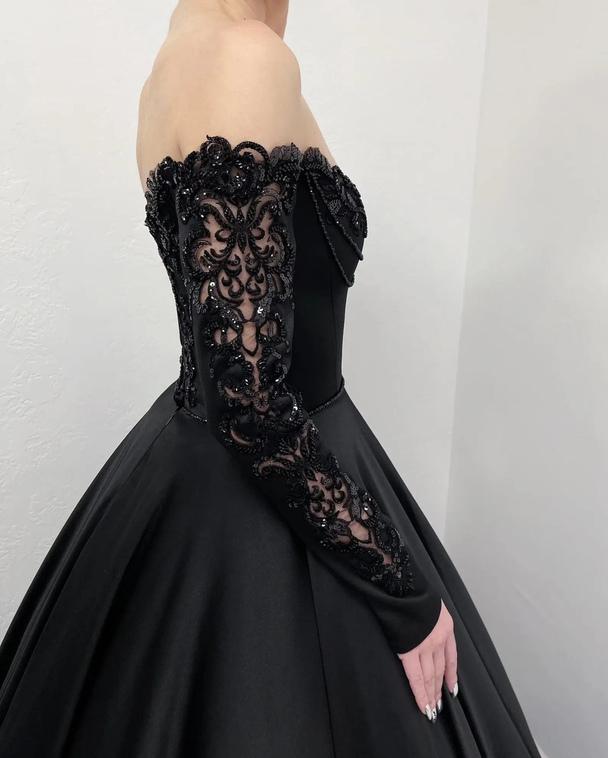 Black Luxury Gothic Wedding Dress Heavy Beading Lace Ball Gown SW558-10