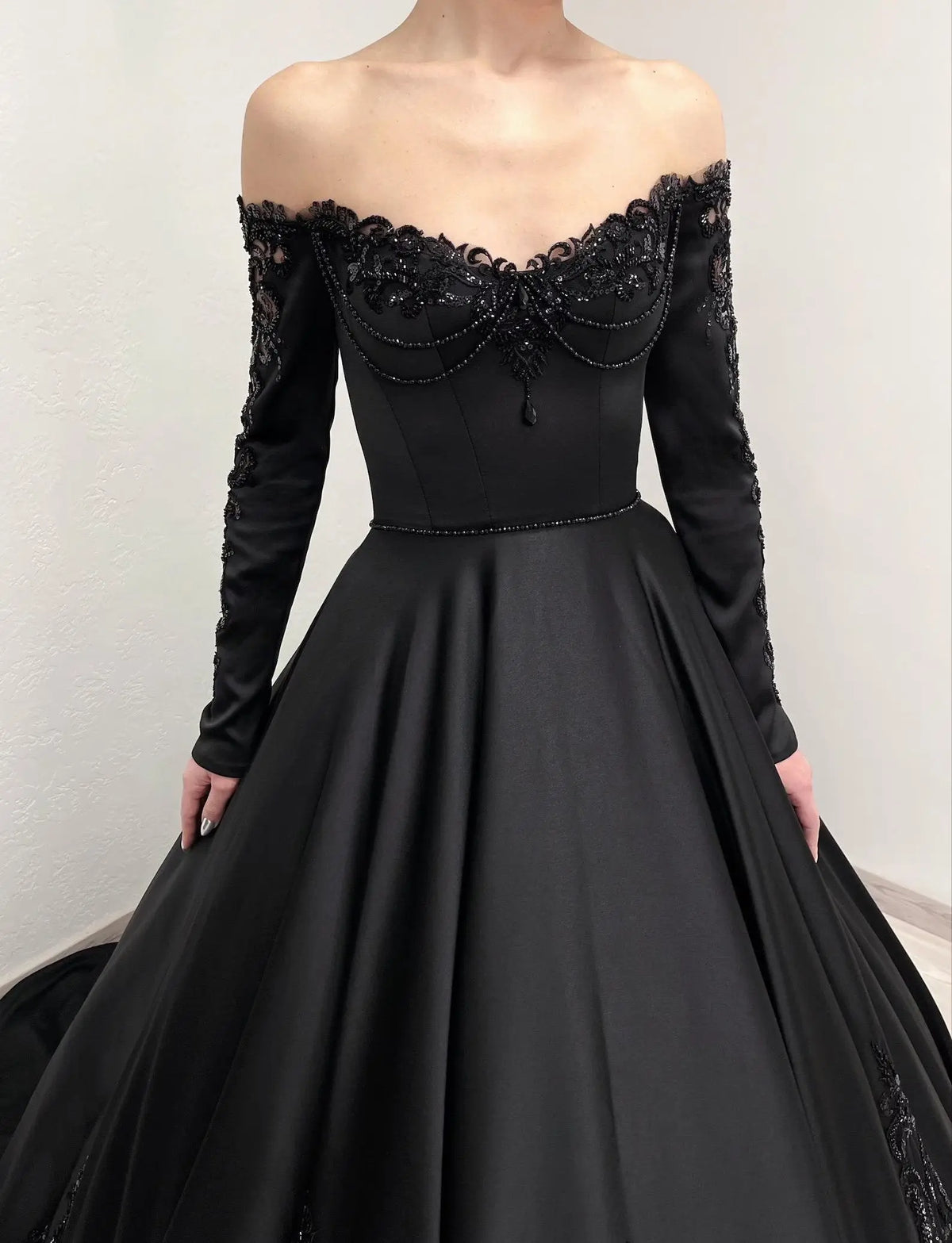 Black Luxury Gothic Wedding Dress Heavy Beading Lace Ball Gown SW558-11