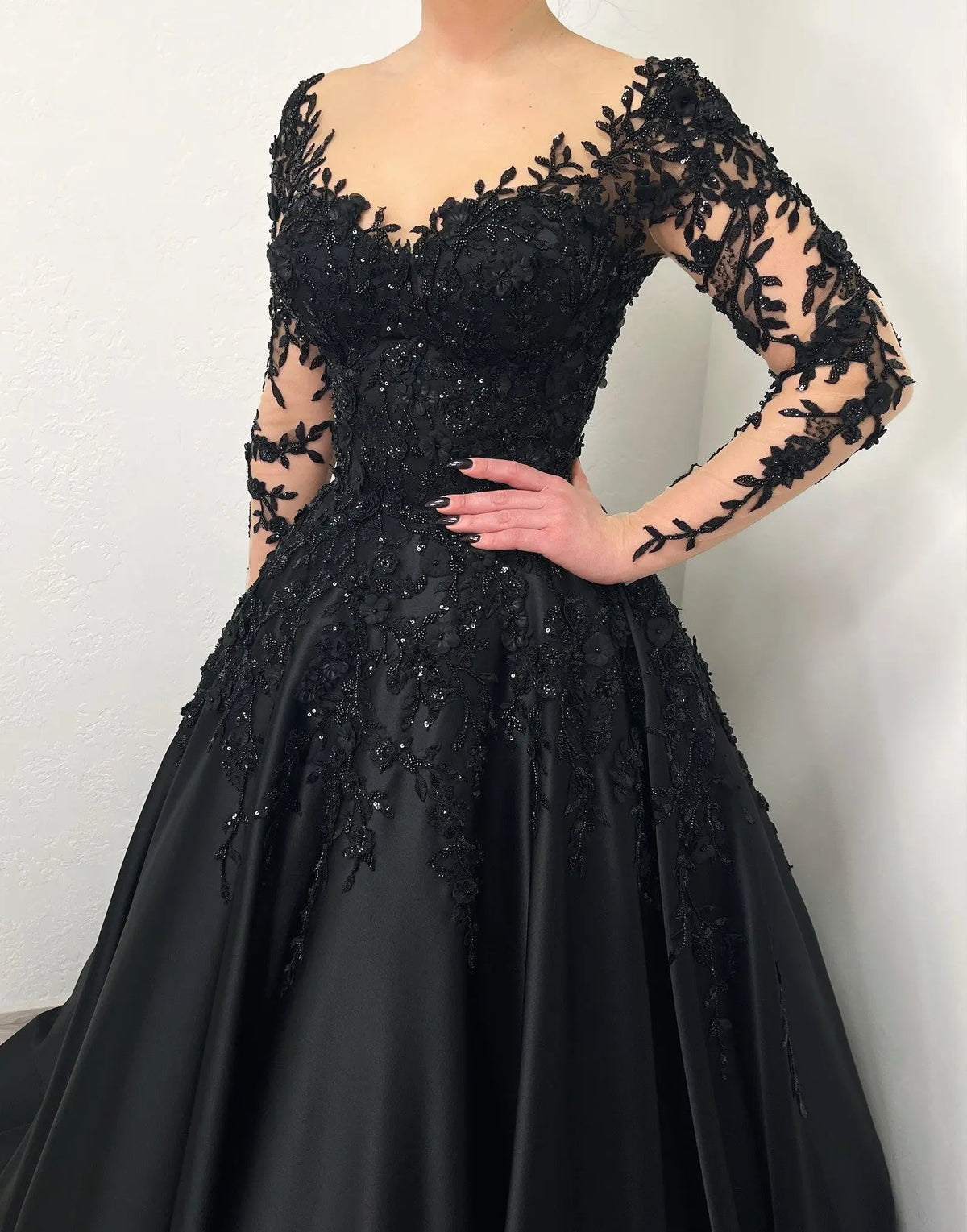 Black Luxury Gothic Wedding Dress Bridal Gown Heavy Beading  SW559-4
