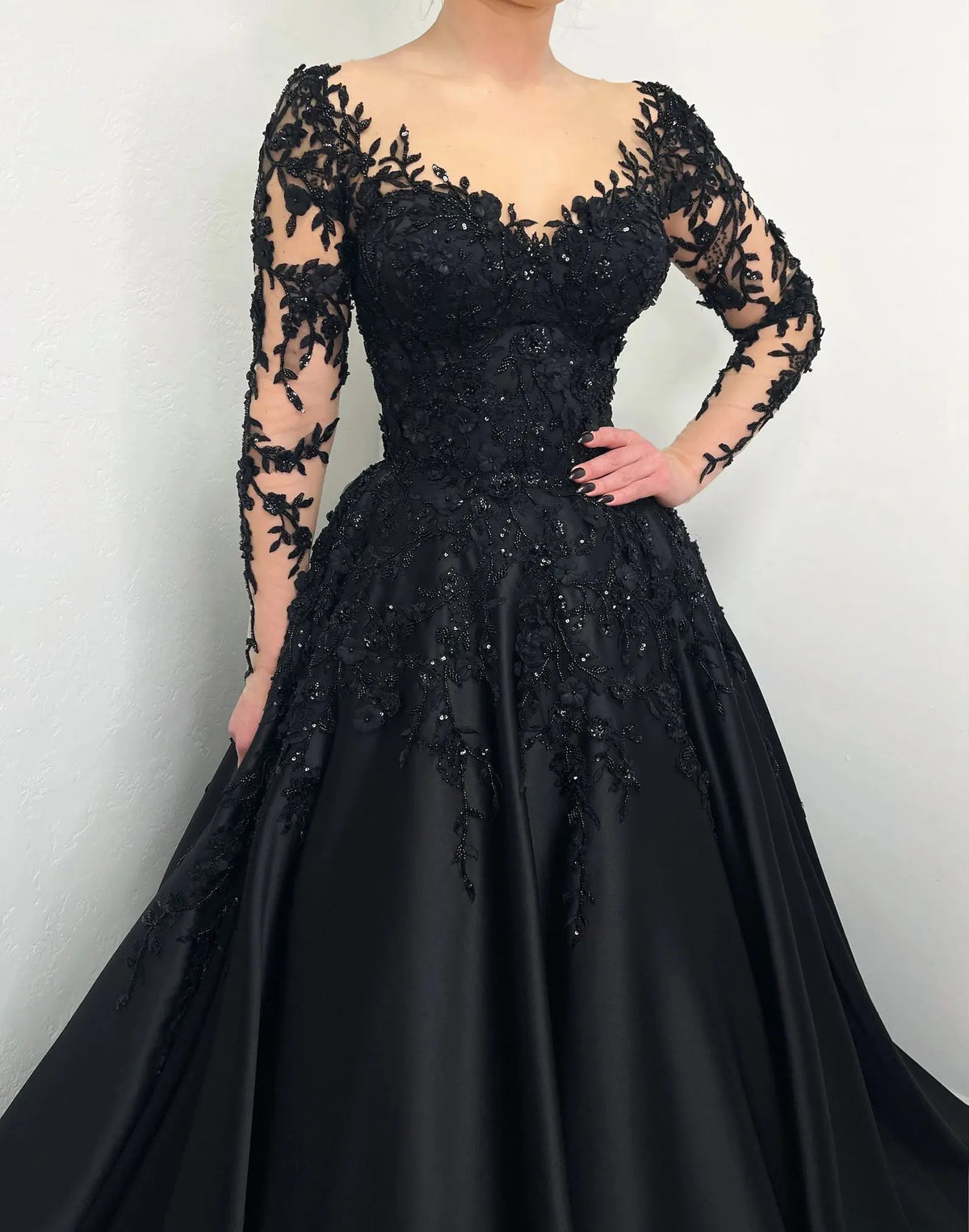 Black Luxury Gothic Wedding Dress Bridal Gown Heavy Beading  SW559-6