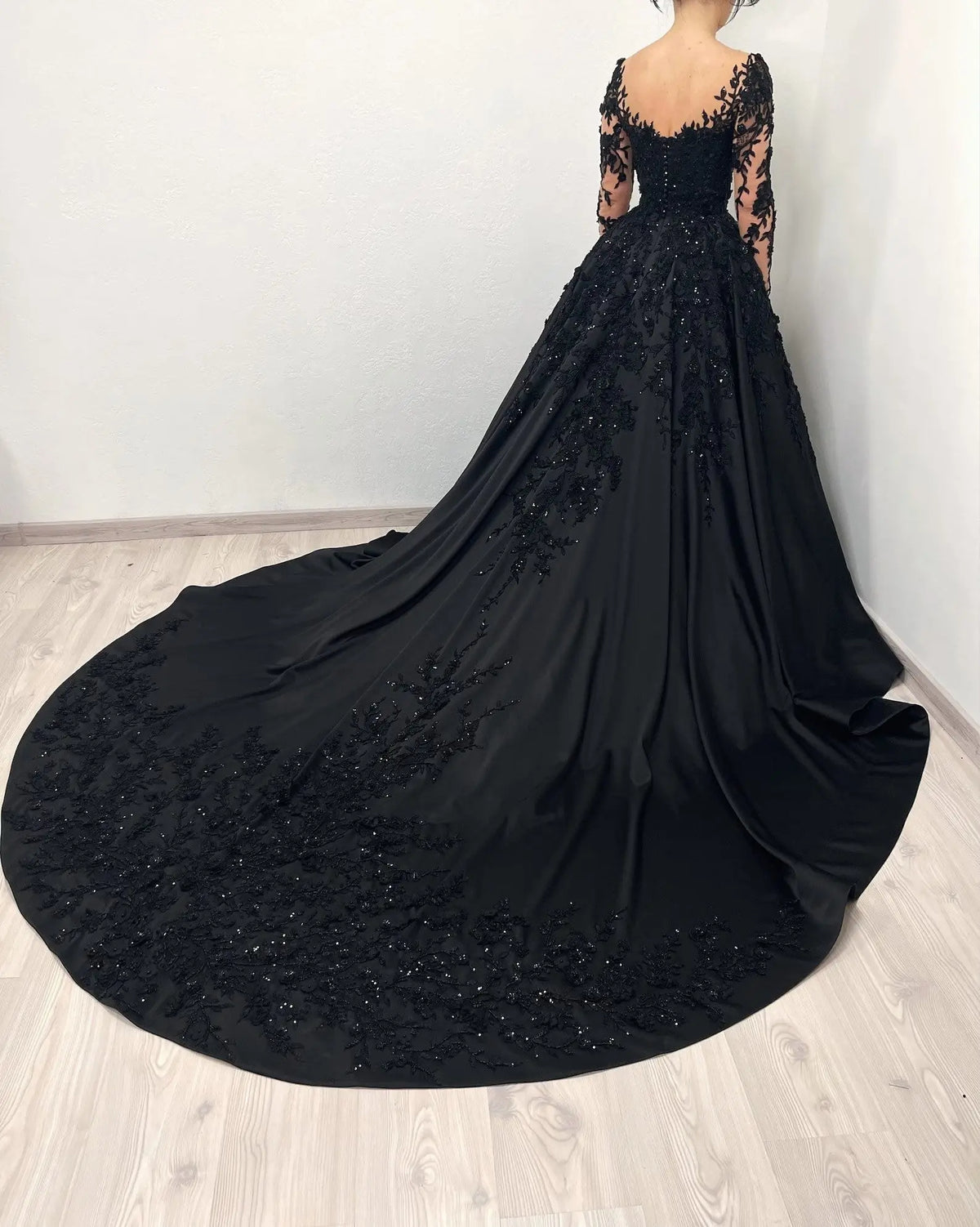 Black Luxury Gothic Wedding Dress Bridal Gown Heavy Beading  SW559-8