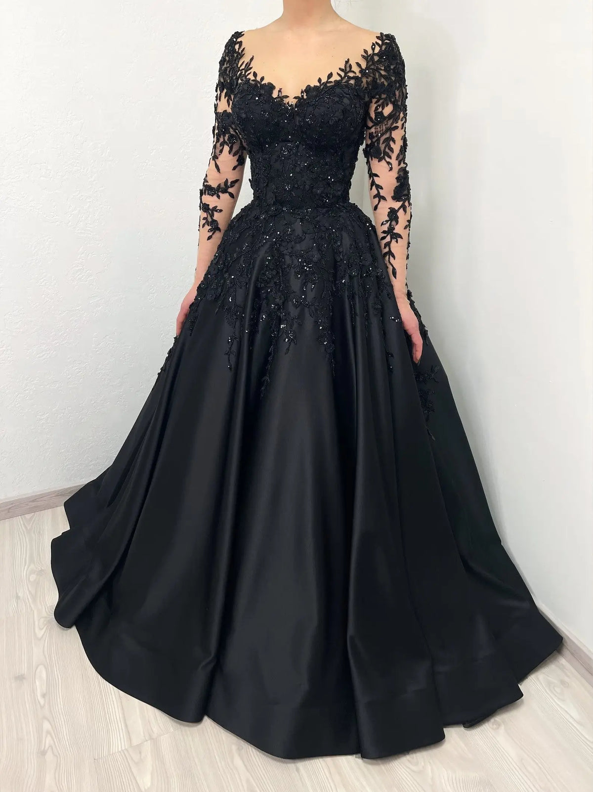 Black Luxury Gothic Wedding Dress Bridal Gown Heavy Beading  SW559-9