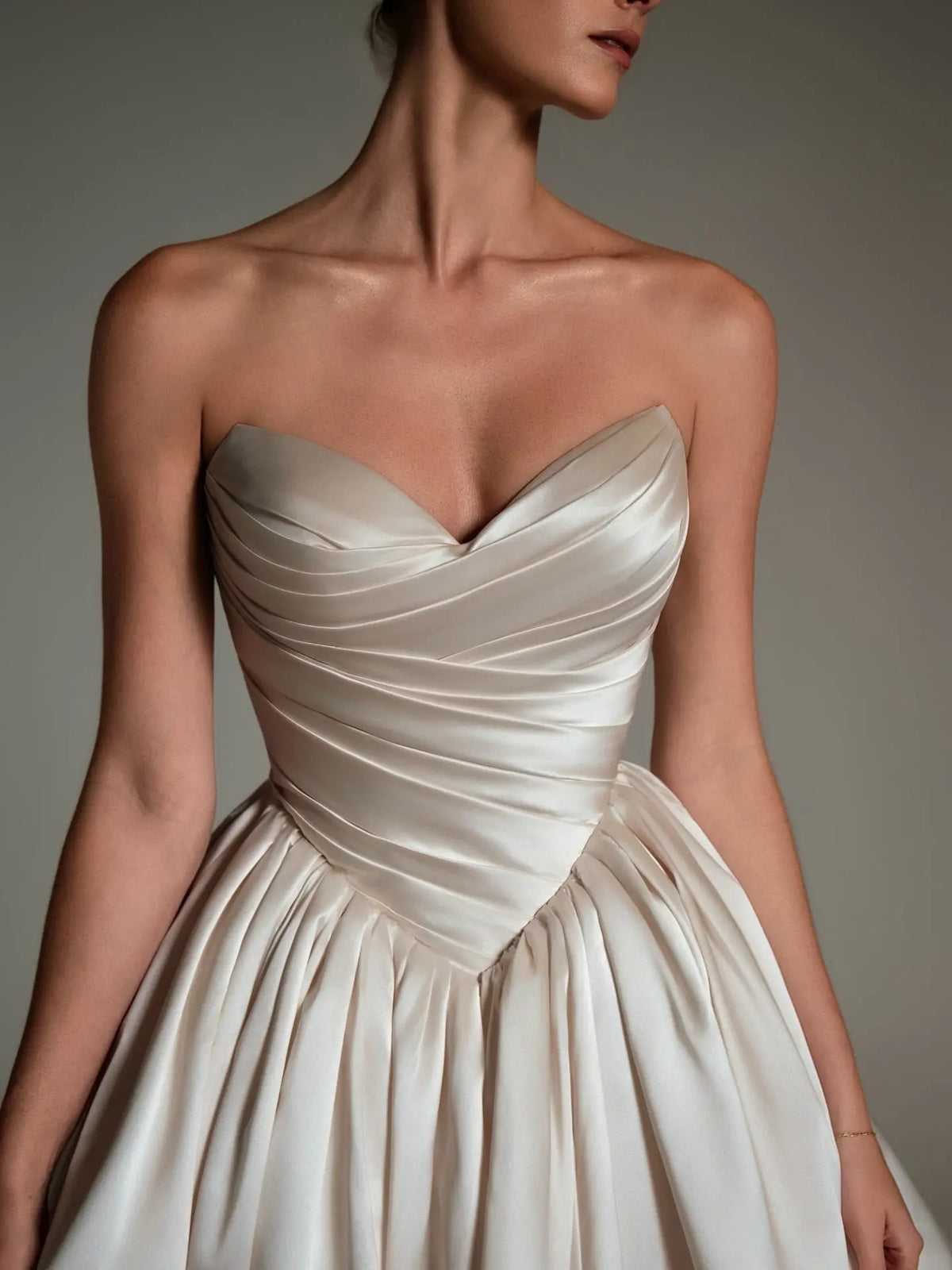 Luxury Strapless Satin Ball Gown Trailed Wedding Dress SW162 