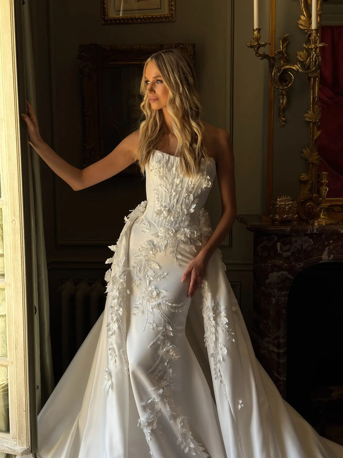 strapless lace mermaid wedding dress Beautiful Sweetheart With Appliqu sleeveless and mermaid skirt. Sequoia - Long Sleeve Strapless