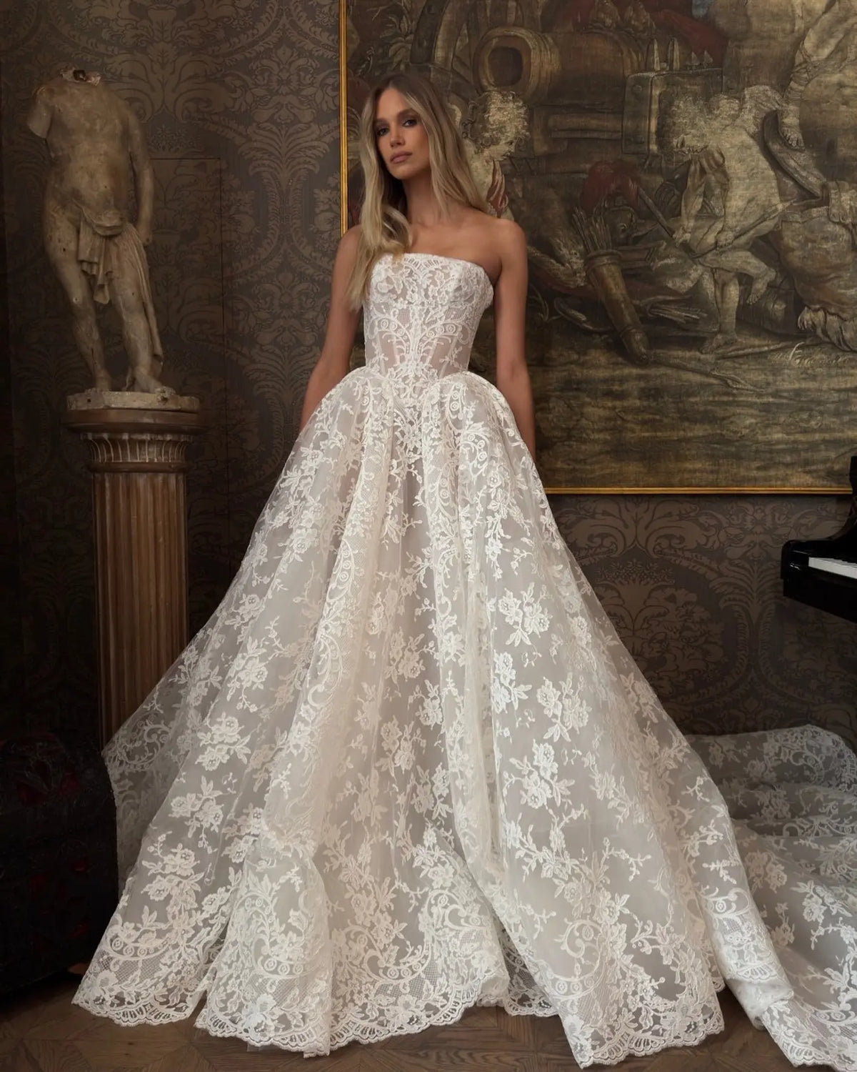 Glamorous White Strapless Floral Lace Wedding Dress with Veil SW212