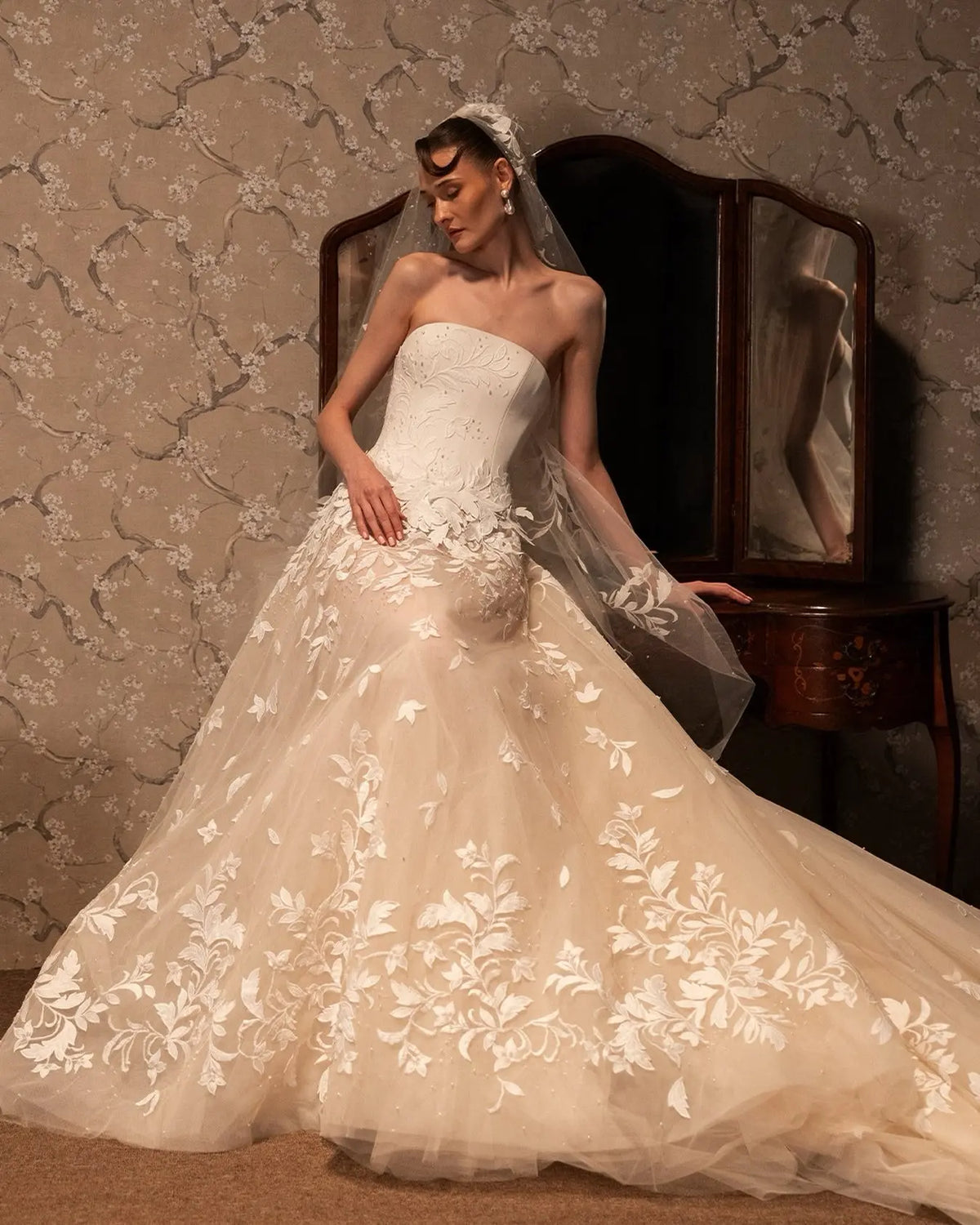 Dreamy Strapless Floral Lace Mermaid Train Wedding Dress with Veil SW665 Dreamy Strapless Floral Lace Mermaid Train Wedding Dress with Veil SW665