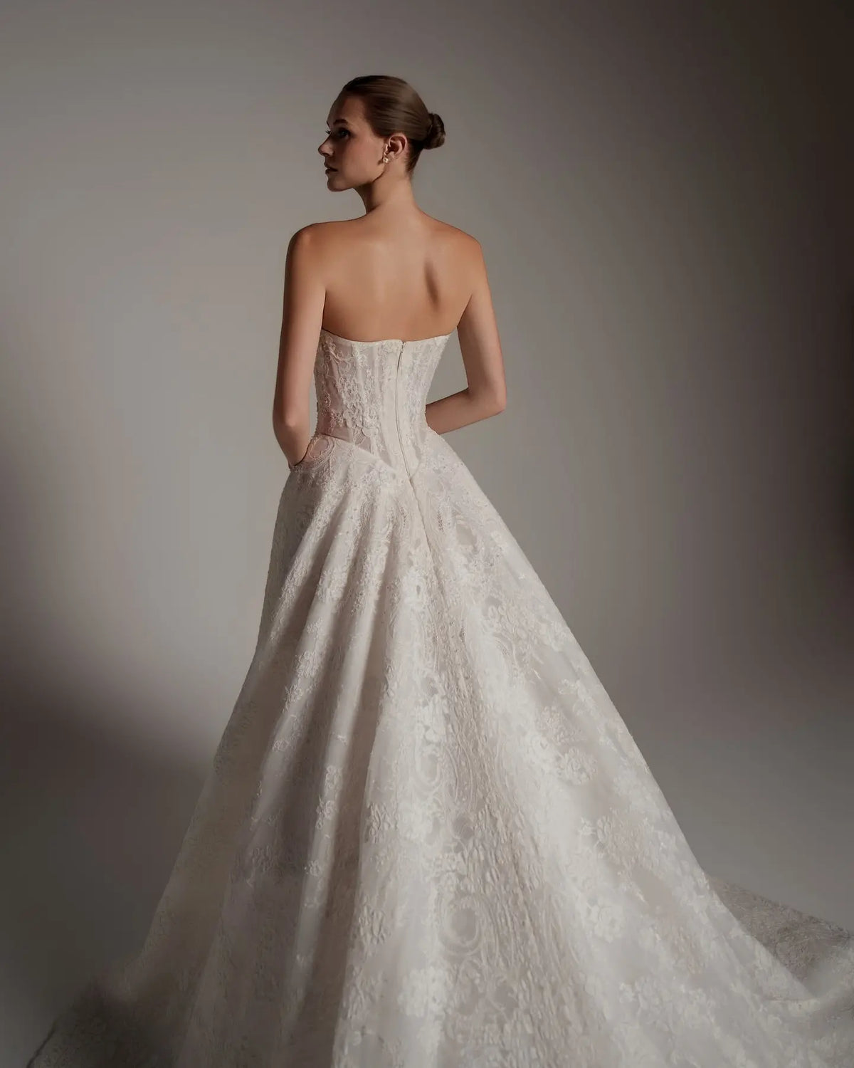 Luxury Strapless Lace Train Wedding Dress with Scarf SW166 