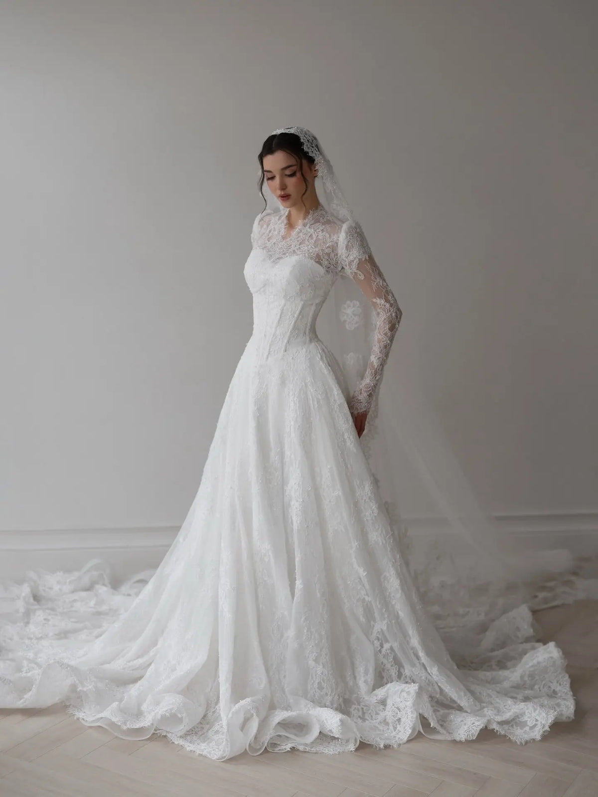 long sleeve wedding dress white Casual Long-Sleeved Wedding Dress