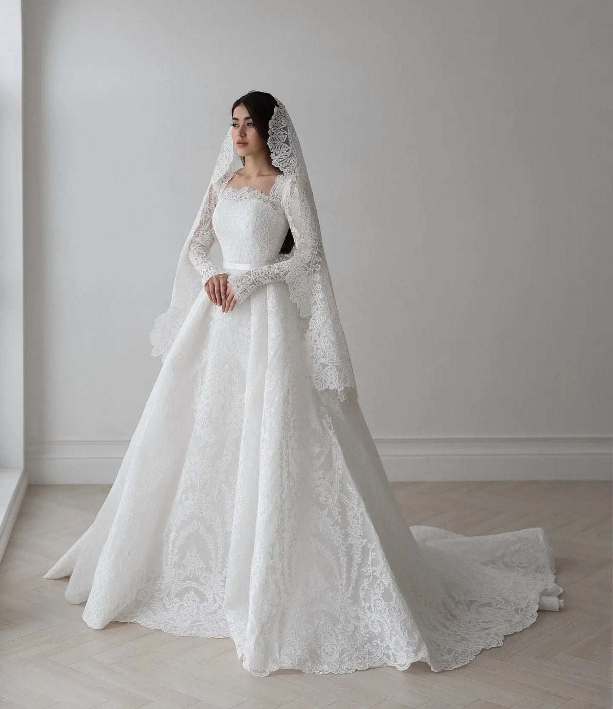 Luxury White Lace Long Sleeve Square Neck Wedding Dress with Veil SW533 
