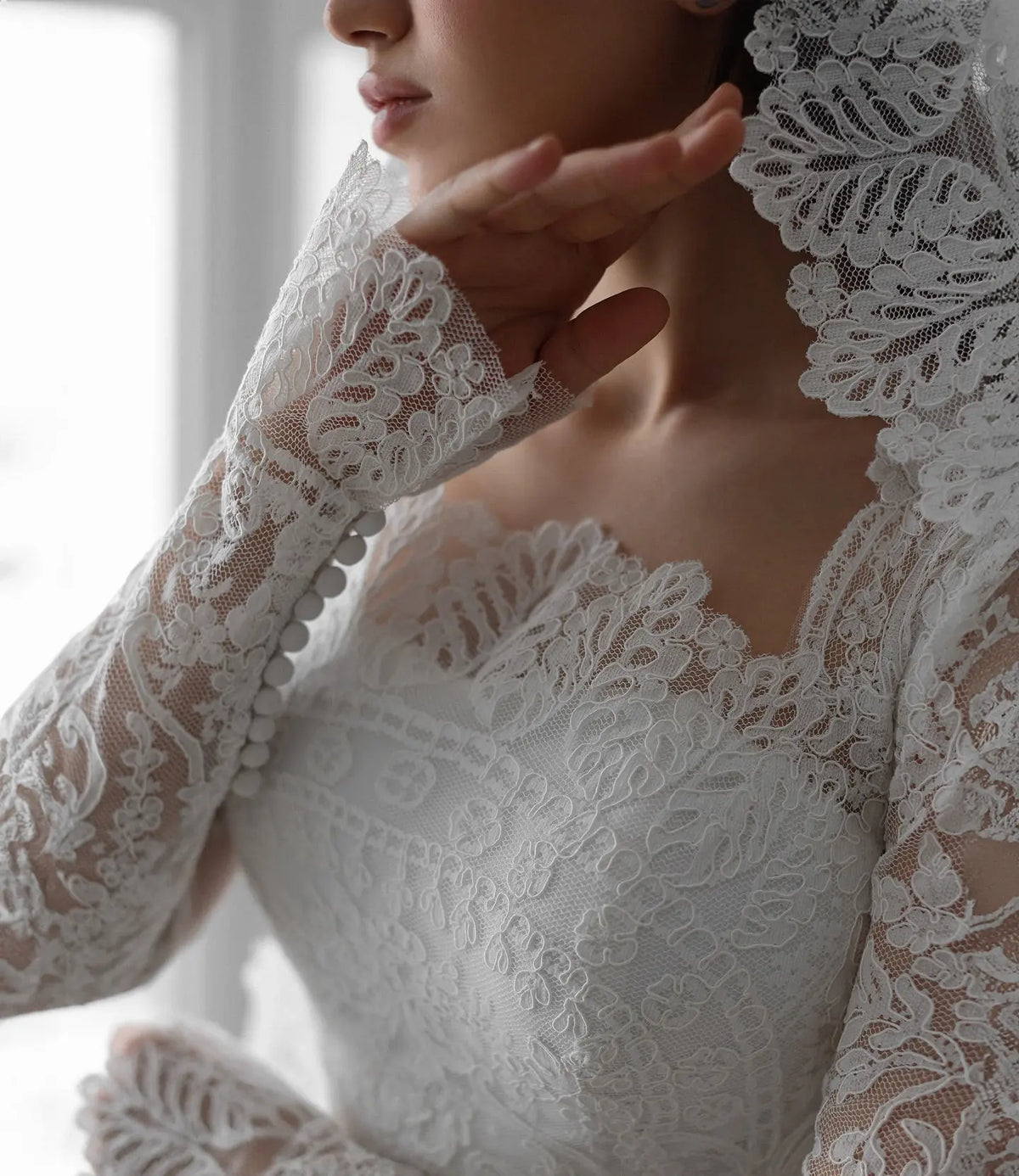 Luxury White Lace Long Sleeve Square Neck Wedding Dress with Veil SW533 