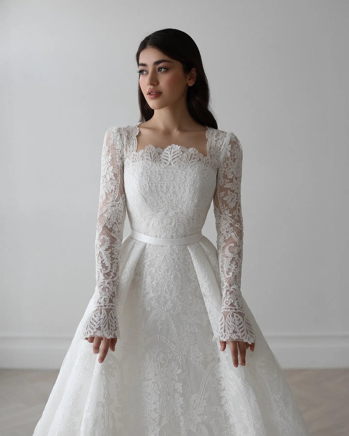 Luxury White Lace Long Sleeve Square Neck Wedding Dress with Veil SW533 