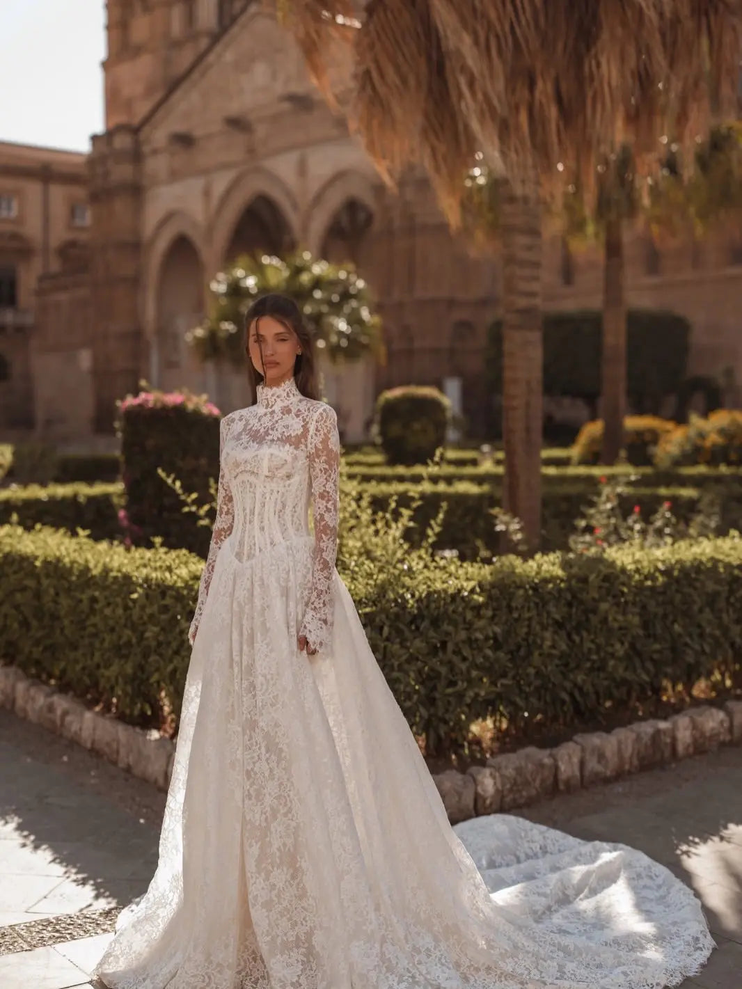 Vintage High Neck Long Sleeve Lace Backless Ball Gown Wedding Dress SW173 