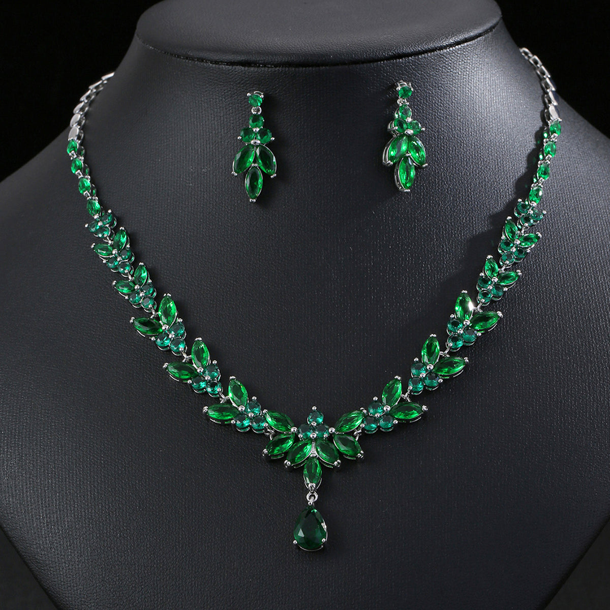 Fashionable Zircon Necklace and Earrings Eet 