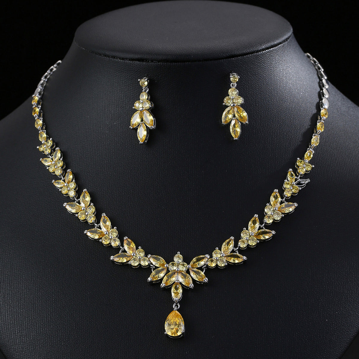 Fashionable Zircon Necklace and Earrings Eet 