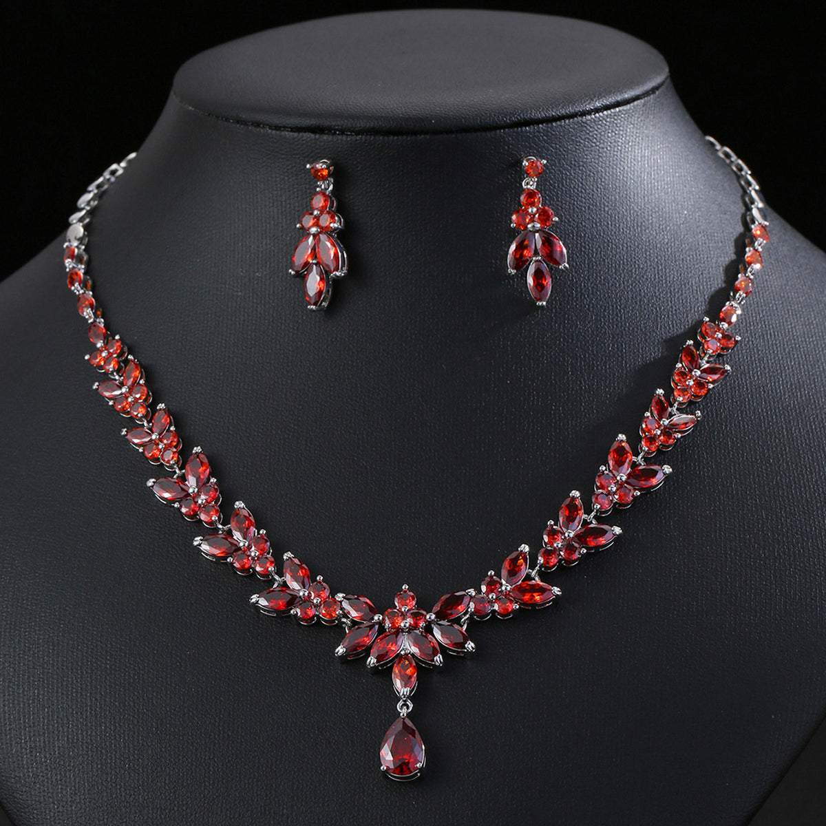 Fashionable Zircon Necklace and Earrings Eet 
