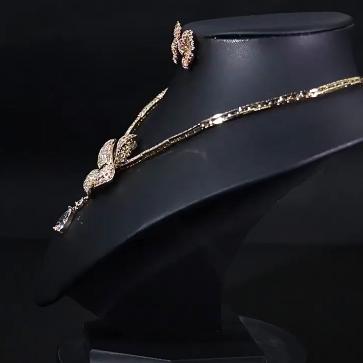 High-end Luxury Flower Zircon Necklace and Earrings Set 