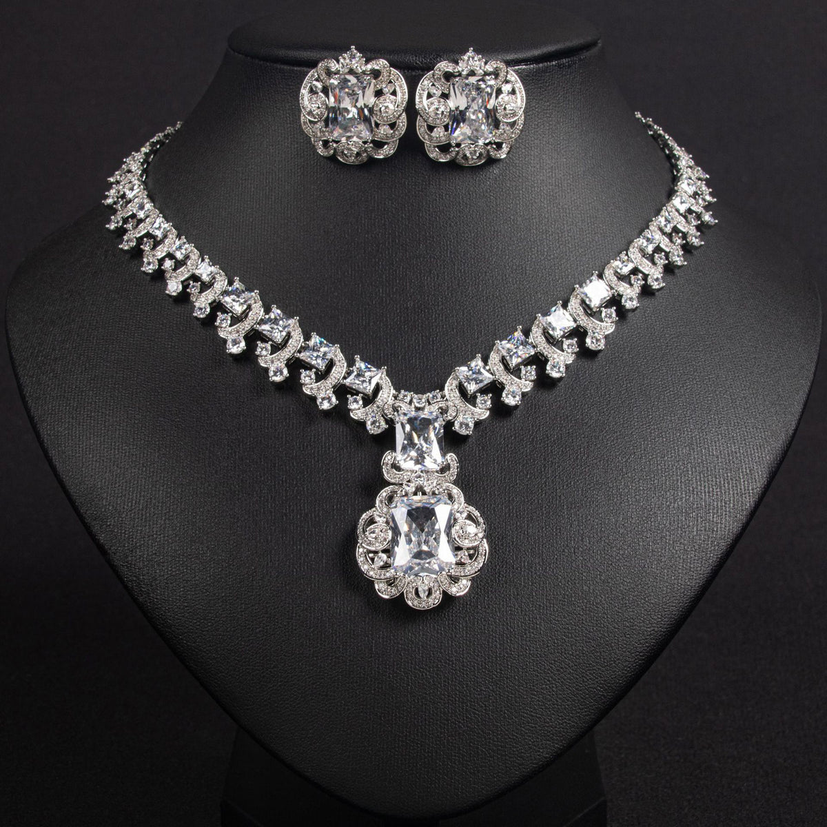 Gorgeous Vintage Zircon Necklace Set 