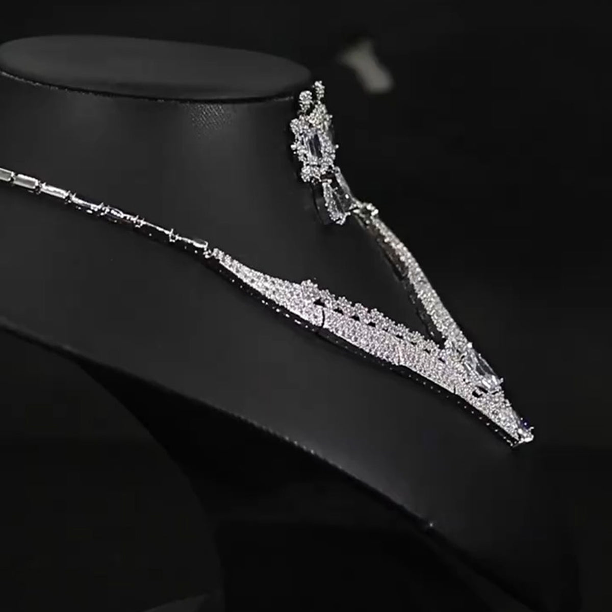 Vintage High-end Zircon Necklace and Teardrop Earring Set 