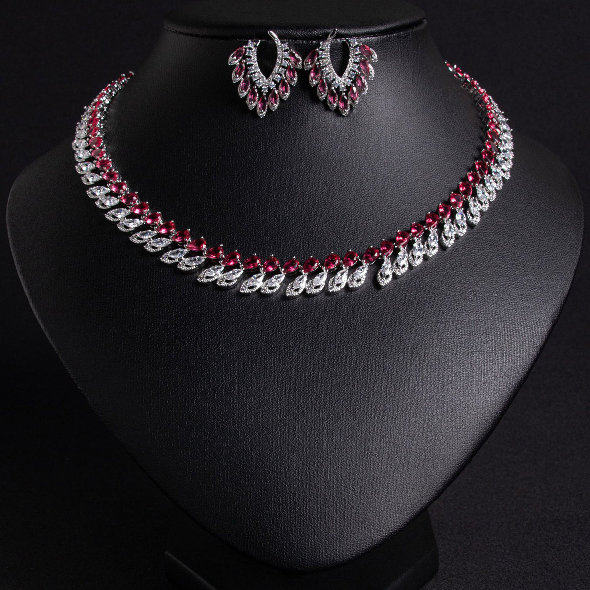 Simple and Fashionable Necklace Set with Copper and Zircon 